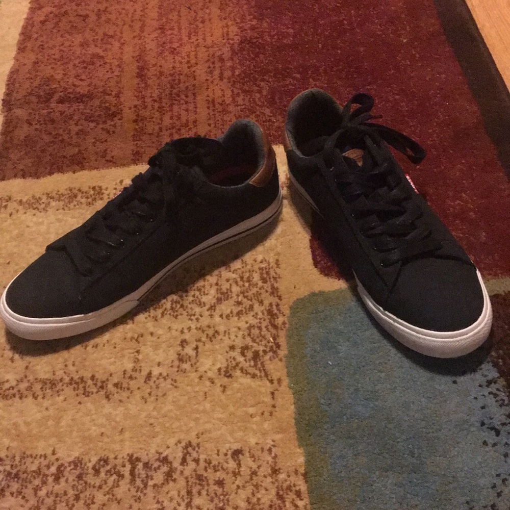 Size 9.5, men’s, Levi’s shoes.